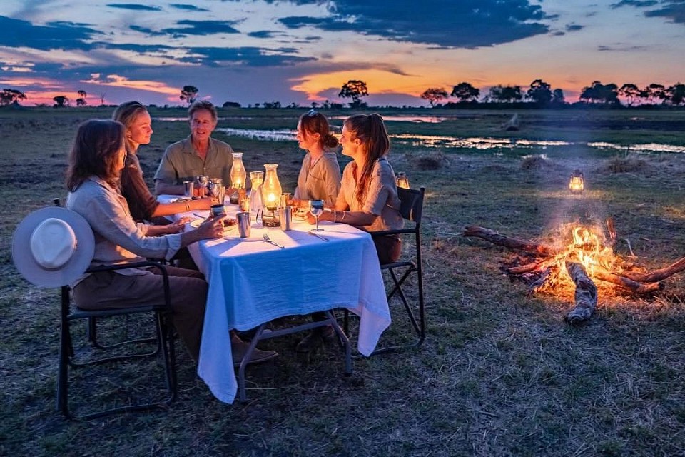 Makgadikgadi pans sunset picnic