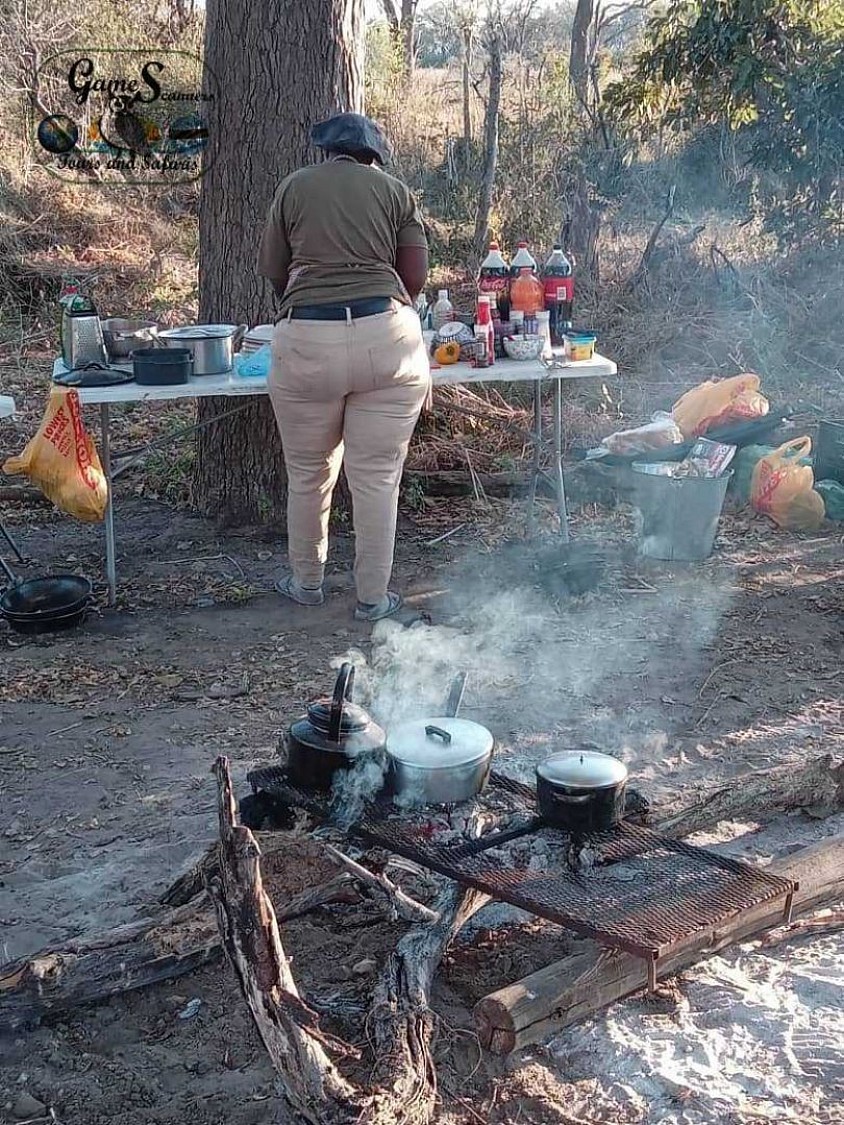 Delicious lunch cooked directly over the bush fire....